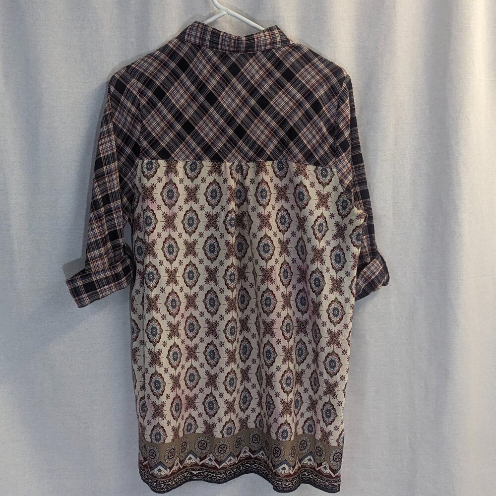 Altar'd State Oversized Medium High/Low Button Up - Picture 5 of 15